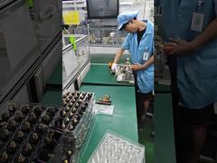 Vollautomatische Batteriefachmontage für Vorfilter