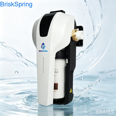 Kompakter Zentralwasserreiniger mit hohem Durchfluss von 15 L/min, sofortigem 3-Sekunden-Kartuschenwechselsystem und intelligenten Filterstatusindikator