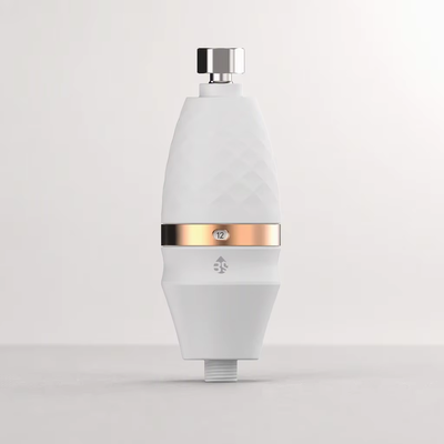 Mehrstufiger Duschwasserfilter mit Chlorentfernung und Durchfluss von 16 L/min für eine gesündere Haut