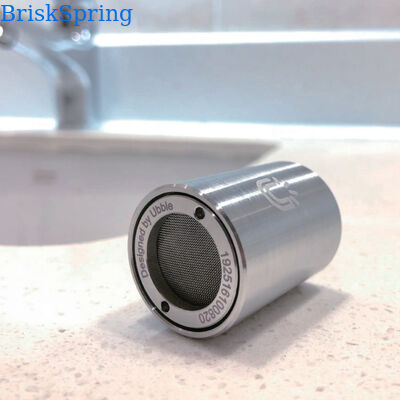 1440° Multi-Joint Rotation Micro Nano Bubble Faucet Aerator mit 1,09 × 108 ± 1,65 × 107 Partikeln/ml Blasenkonzentration und H59-1 Messing + SUS304 Edelstahlkonstruktion